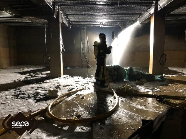 Controlado El Incendio En Un Barco En Construcción En El Astillero De ...