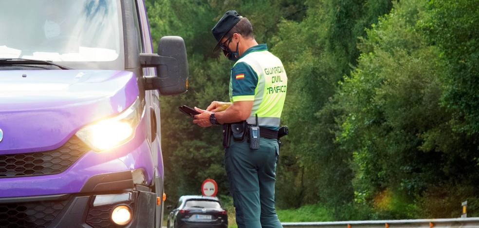 La DGT prepara un dispositivo especial ante los 125.000 desplazamientos previstos este puente - Vimarsana News