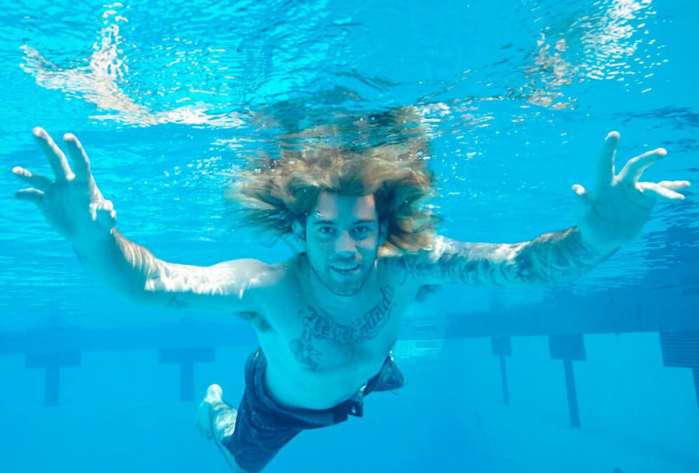 El Bebe De Nevermind Acusa De Pornografia Infantil A Nirvana El Comercio