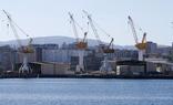Grúas de los astillerros Barreras en Vigo./EFE