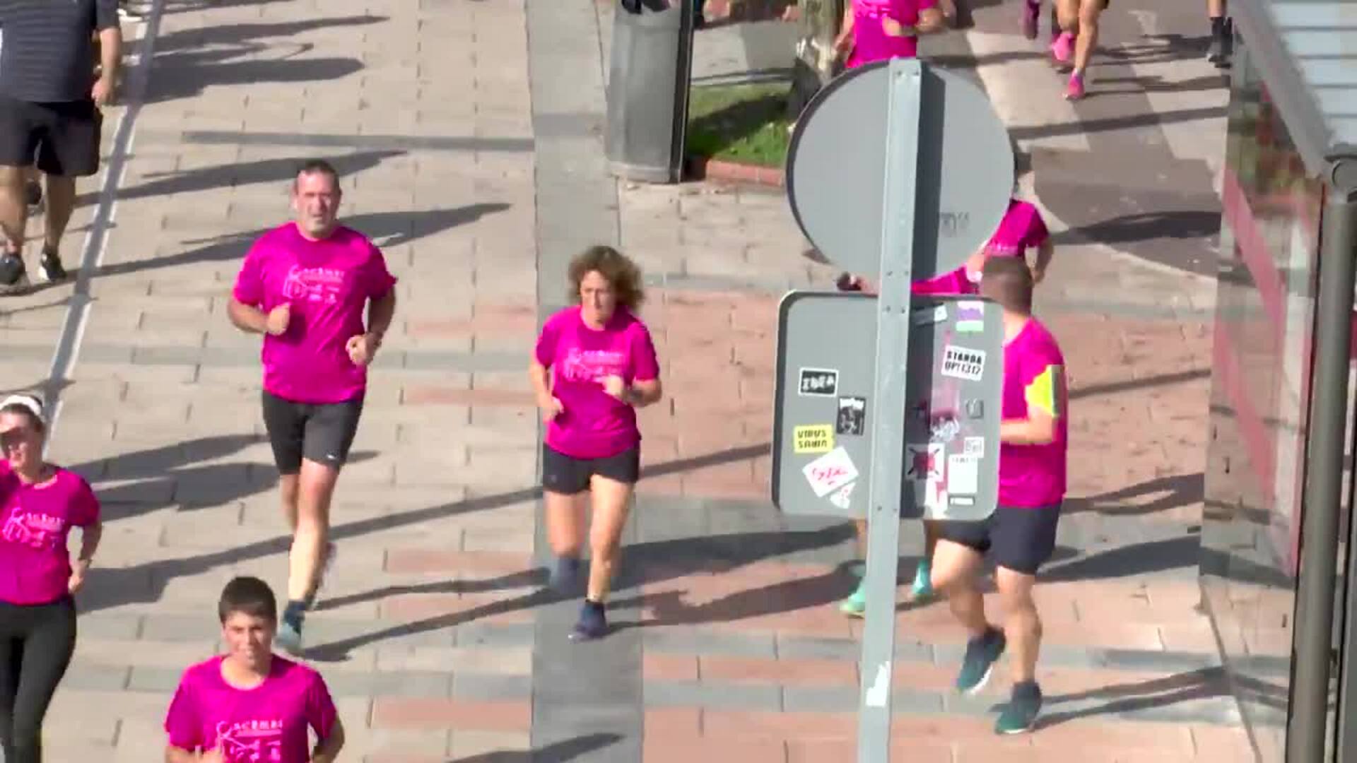 The solidarity race against breast cancer still tinges the streets of Bilbao pink