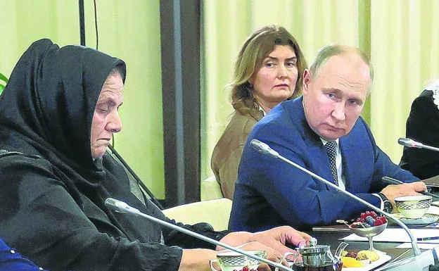 Putin traslada el «dolor» del Kremlin a las madres de los soldados caidos en el frente